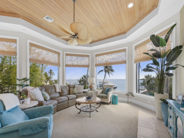 Bay to Gulf  Luxury Five Bedroom Vacation Home with Pool